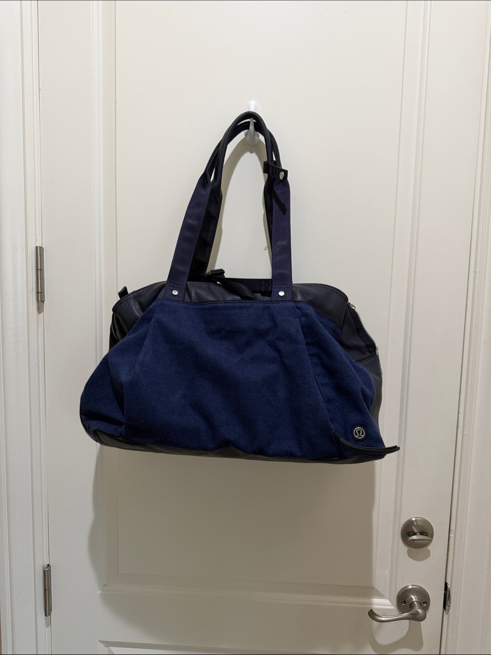 Lululemon SUPER CLEAN EUC Navy and Black Duffel Tote